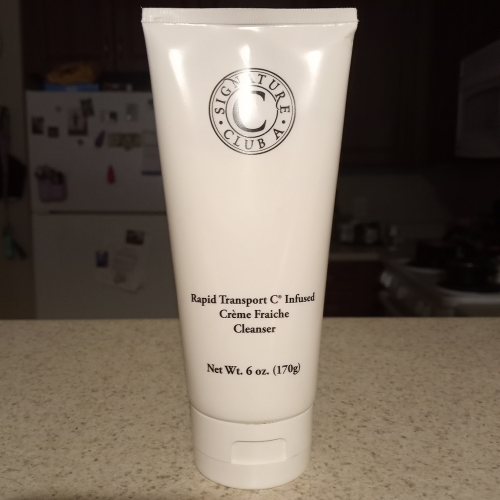 Rapid Transport C Infused Crème Fraîche Cleanser - White